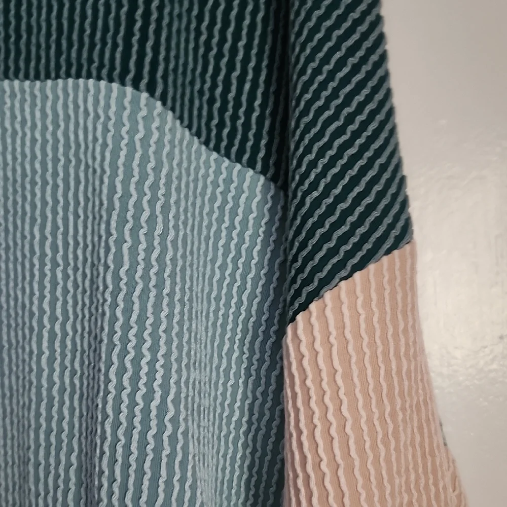 Tri-Colorblock Women's Longsleeve Sweatshirt Style Tops- 2 out of 3 available - Picture 8 of 10